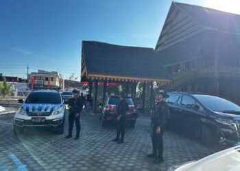 Pengawalan Datu Luwu Berjalan Aman, Personel Kompi 3 Batalyon D Pelopor Siaga di Baebunta