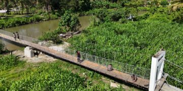 Brimob Sulsel lanjutkan pemasangan ram harmonika jembatan Salusule hingga hari ke-45