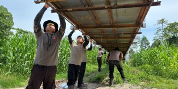 Personel Batalyon D Pelopor Satuan Brimob Polda Sulsel pastikan keamanan jembatan gantung Salusule