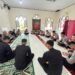 Personel Batalyon D Pelopor Laksanakan Binrohtal Sholat Duha dan Dzikir Asmaul Husna di Masjid Al-Markas