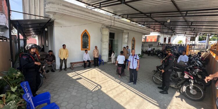 Personel Batalyon D Pelopor Laksanakan Pengamanan di Tempat Ibadah