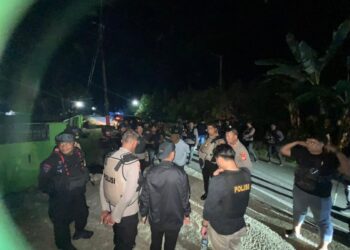 Personel Brimob BKO Polres Luwu Tiba di Walenrang, Laksanakan Patroli Cipkon dan Rapat Koordinasi Bersama Aparat Desa