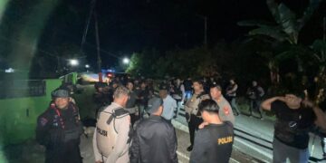 Personel Brimob BKO Polres Luwu Tiba di Walenrang, Laksanakan Patroli Cipkon dan Rapat Koordinasi Bersama Aparat Desa