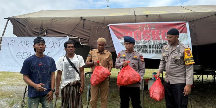 Brimob Sulsel Hadir untuk Warga Terdampak, Dapur Lapangan dan Water Treatment Disiagakan di Luwu Utara