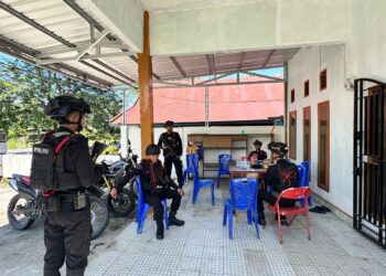 Patroli Kamtibmas, Personel Batalyon D Pelopor BKO Polres Palopo Jaga Situasi Tetap Aman dan Kondusif di Kelurahan Buntu Datu