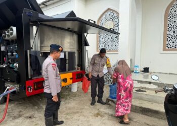 Brimob Sulsel Hadir untuk Pengungsi, Dapur Lapangan dan Water Treatment Bantu Warga Terdampak Bencana di Luwu Utara