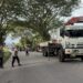 Aksi cepat Tim SAR Batalyon D Pelopor bantu evakuasi kecelakaan tunggal kendaraan truk