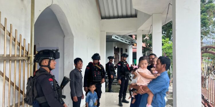 Personel Batalyon D Pelopor Laksanakan Patroli Gereja, Berikan Rasa Aman dan Nyaman Bagi Jemaat