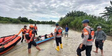 Hari Kedua Pencarian Orang Hilang Diduga Terseret Arus Sungai Rongkong, Tim SAR Gabungan Perluas Area Penyisiran