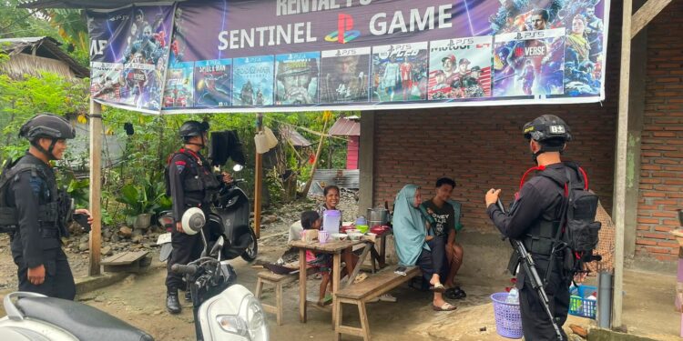 Patroli Harkamtibmas dan Sambang Warga, Personel Batalyon D Pelopor Perkuat Sinergi dengan Masyarakat di Kelurahan Mancani