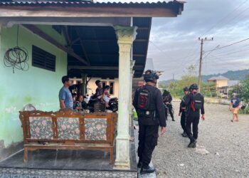 Personel Batalyon D Pelopor Laksanakan Patroli dan Sambang Warga Pasca Konflik Antar Kelompok di Pentojangan