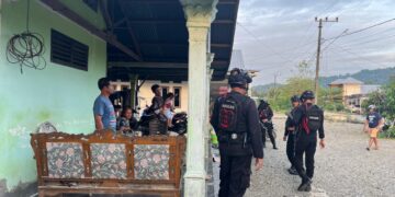 Personel Batalyon D Pelopor Laksanakan Patroli dan Sambang Warga Pasca Konflik Antar Kelompok di Pentojangan