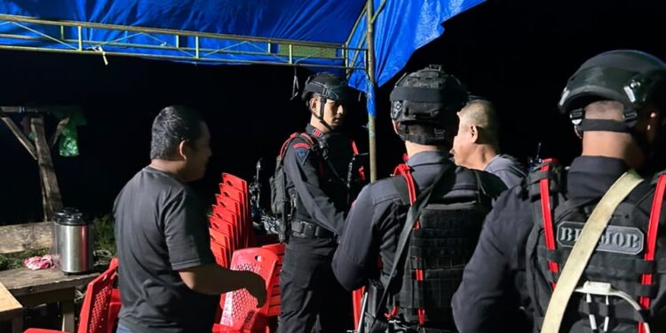 Patroli Tanpa Henti, Personel Batalyon D Pelopor Perkuat Pengamanan Pasca Konflik di Buntu Datu dan Batu Walenrang