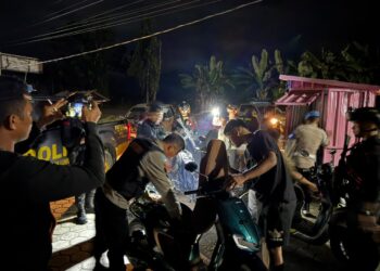 Patroli Gabungan Brimob dan Polres Luwu Utara Perkuat Kamtibmas di Sabbang Selatan
