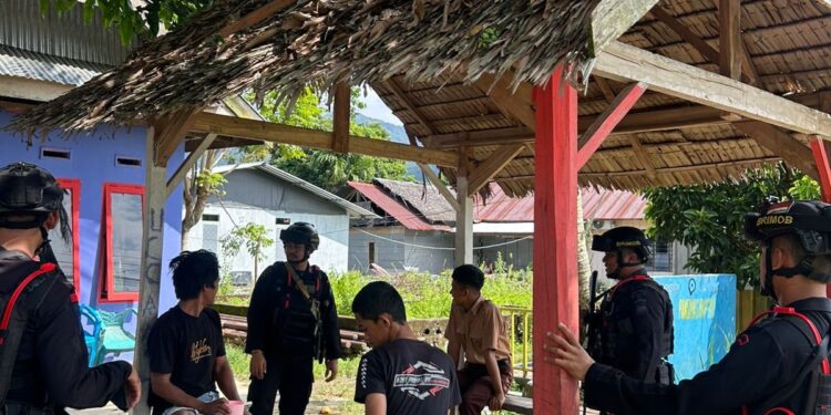 Patroli Rutin Batalyon D Pelopor Perkuat Keamanan di Buntu Datu dan Batu Walenrang