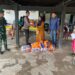 Personel Batalyon D Pelopor salurkan logistik di dua desa terdampak banjir Luwu Utara