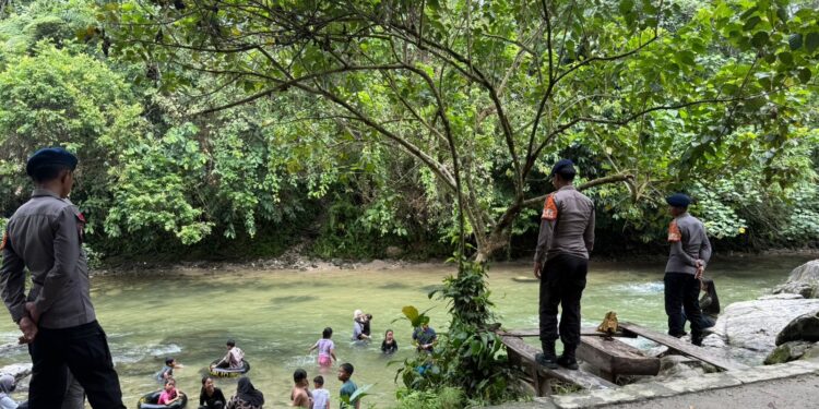 Patroli SAR Brimob Sulsel Perkuat Keamanan Wisatawan di Sungai Sulili