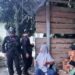 Personel Batalyon D Pelopor Dapat Sambutan Positif dari Warga RW 3 dan RW 4 Kelurahan Pentojangan Melalui Patroli Kamtibmas Rutin