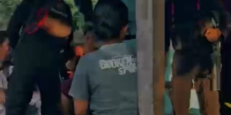 Patroli Kamtibmas Berkesinambungan, Personel Batalyon D Pelopor Perkuat Stabilitas Keamanan di Wilayah Konflik RW 3 dan RW 4 Pentojangan