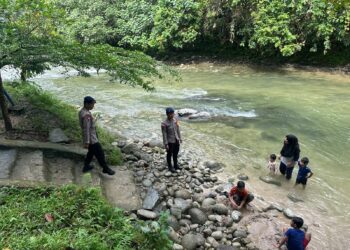 Personel Batalyon D Pelopor laksanakan patroli SAR di objek wisata Sungai Sulili