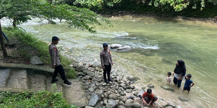 Personel Batalyon D Pelopor laksanakan patroli SAR di objek wisata Sungai Sulili