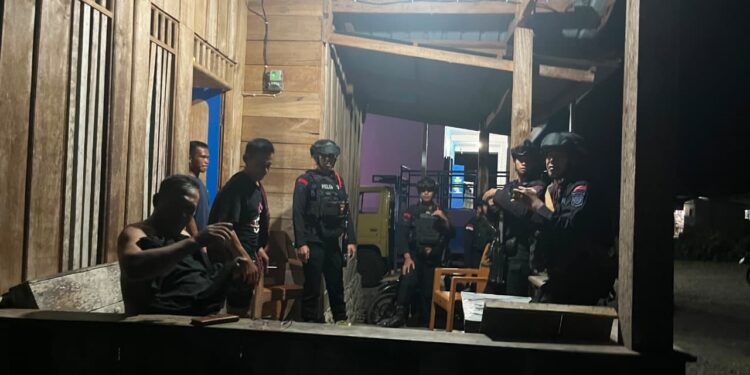 Wujud Nyata Pengabdian kepada Masyarakat, Personel Batalyon D Pelopor Intensifkan Patroli Kamtibmas di Kelurahan Pentojangan