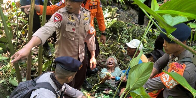 Tim SAR Batalyon D Pelopor Temukan Warga Hilang di Sabbang Selatan dalam Keadaan Selamat