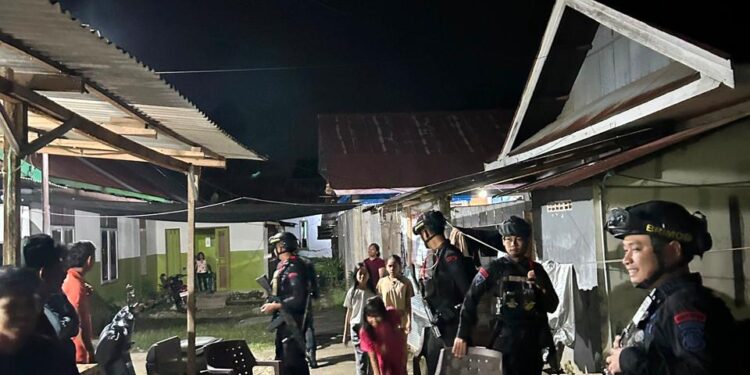 Patroli Harkamtibmas dan Sambang Warga Pasca Konflik Kelompok, Brimob Perkuat Keamanan di Buntu Datu dan Batu Walenrang