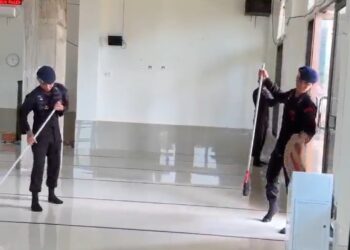 Brimob Peduli Rumah Ibadah, Kompi 3 Batalyon D Pelopor Gelar Aksi Bersih Masjid