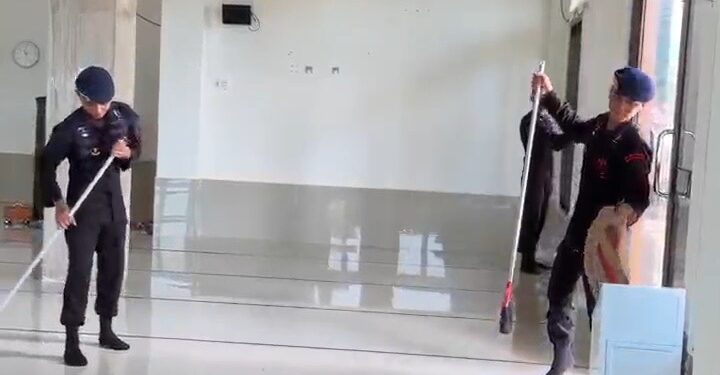 Brimob Peduli Rumah Ibadah, Kompi 3 Batalyon D Pelopor Gelar Aksi Bersih Masjid