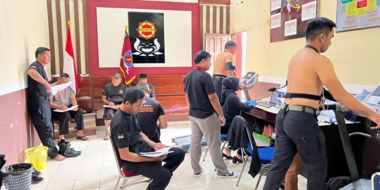 Personel Batalyon D Pelopor Jalani Pemeriksaan Kesehatan Berkala untuk Dukung Kesiapan Tugas