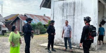 Personel Kompi 3 Batalyon D Pelopor Laksanakan Patroli dan Pengamanan Ibadah Minggu di Gereja Toraja Labokke