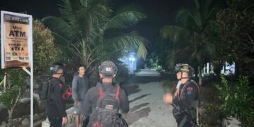 Patroli Malam Humanis, Brimob Hadir Jaga Kamtibmas di Kelurahan Pentojangan