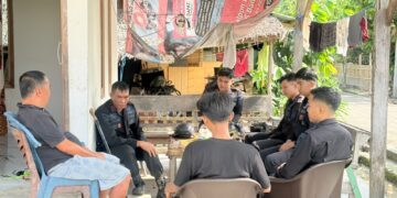 Bangun Kedekatan dengan Warga, Personel Batalyon D Pelopor Berdialog serta Mendengarkan Masukan dan Keluh Kesah Masyarakat