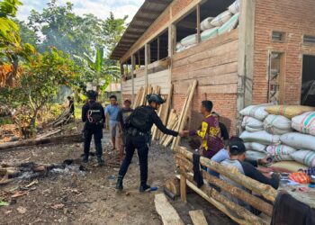 Brimob Menyapa Warga Mancani, Patroli Humanis Pererat Kebersamaan dan Jaga Kamtibmas