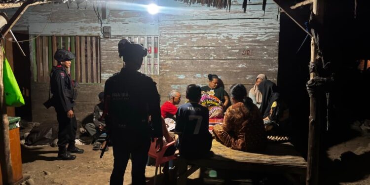 Patroli Malam Brimob, Wujud Kehadiran Polri di Tengah Masyarakat Mancani
