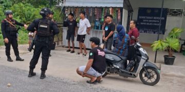 Patroli Harkamtibmas Pasca Perang Antar Kelompok, Personel Batalyon D Pelopor Perkuat Stabilitas Keamanan di Buntu Datu