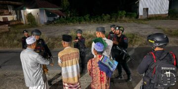 PATROLI KAMTIBMAS MALAM HARI, BRIMOB JAGA KONDUSIVITAS DI PENTOJANGAN