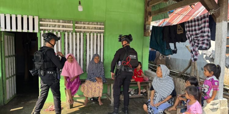 Patroli Humanis Brimob Perkuat Sinergi Kamtibmas Bersama Warga Mancani