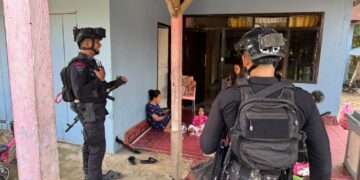 Brimob Sambang Warga di Mancani, Perkuat Sinergi dan Jaga Situasi Kamtibmas Tetap Kondusif
