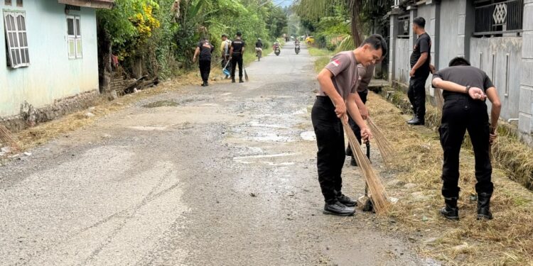 Jumat Bersih Brimob, Wujud Nyata Kepedulian Personel dalam Menjaga Kebersihan Lingkungan Mako