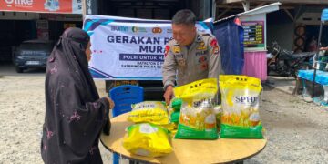 Brimob Batalyon D Pelopor Salurkan Pangan Murah bagi Warga