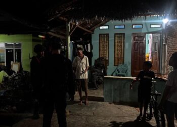 Patroli dan Sambang Warga, Brimob Hadir Jaga Kamtibmas di Kelurahan Mancani