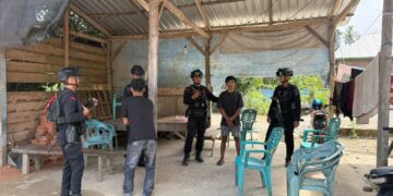 PERSONEL BRIMOB PERKUAT KAMTIBMAS MELALUI PATROLI HUMANIS DAN DIALOG BERSAMA WARGA