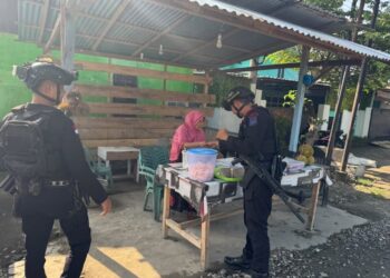 Patroli Humanis Brimob, Warga Mancani Diajak Jaga Keamanan Bersama