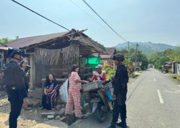 PERSONEL POS PENGAMANAN MANCANI BATALYON D PELOPOR LAKSANAKAN PATROLI DAN SAMBANG WARGA