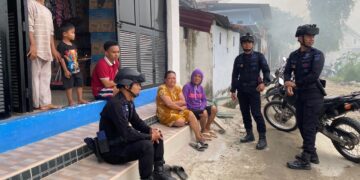 Patroli Humanis, Personel Batalyon D Pelopor Sambangi Warga Desa Baebunta Pererat Silaturahmi dan Jaga Kamtibmas