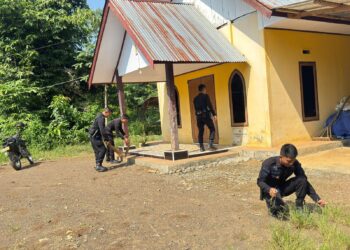 Bakti Religi Personel Kompi 3 Batalyon D Pelopor di Gereja Toraja Tiromanda