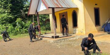 Bakti Religi Personel Kompi 3 Batalyon D Pelopor di Gereja Toraja Tiromanda