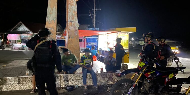 Patroli Harkamtibmas Batalyon D Pelopor, Wujudkan Situasi Aman dan Kondusif di Kabupaten Luwu Utara